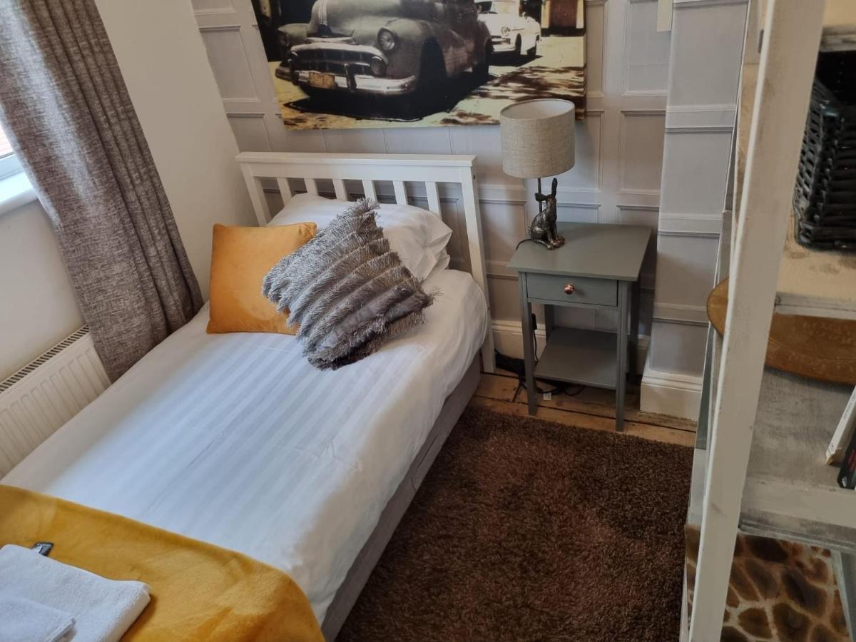 Cosy, Dog Friendly House On The Fringe Of The Brecon Beacons Villa Tredegar ภายนอก รูปภาพ